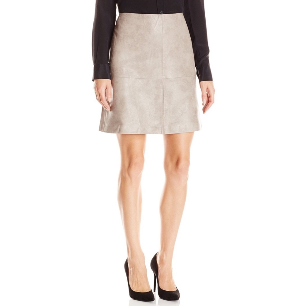 Vince Camuto✨ Vegan leather 🌱 A-line skirt 💗